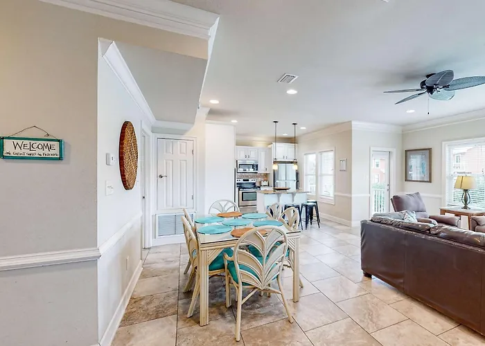 Wonderful Near The Gulf With Shared Pool Fishing Pier Easy Access *
