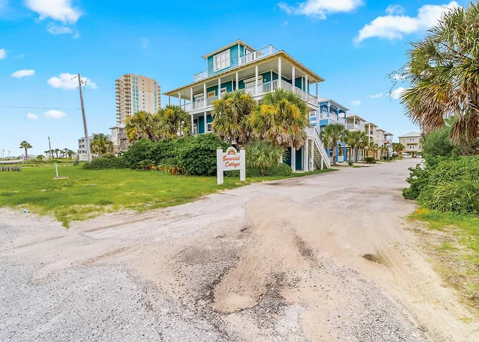 Holiday home Wonderful Near The Gulf With Shared Pool Fishing Pier Easy Access