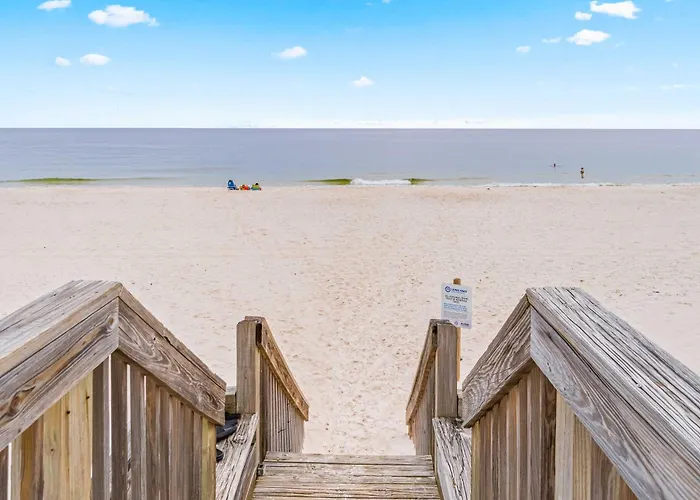 Holiday home Wonderful Near The Gulf With Shared Pool Fishing Pier Easy Access